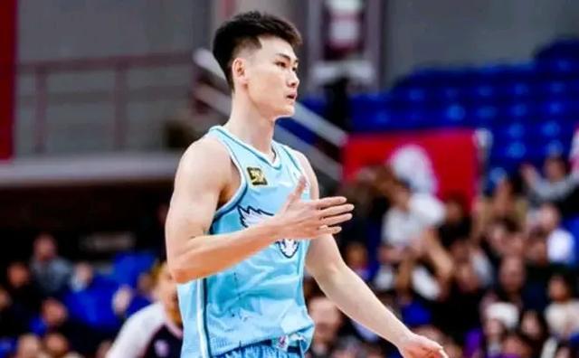 里尔队以出色表现赢得比赛，积分排名飙升